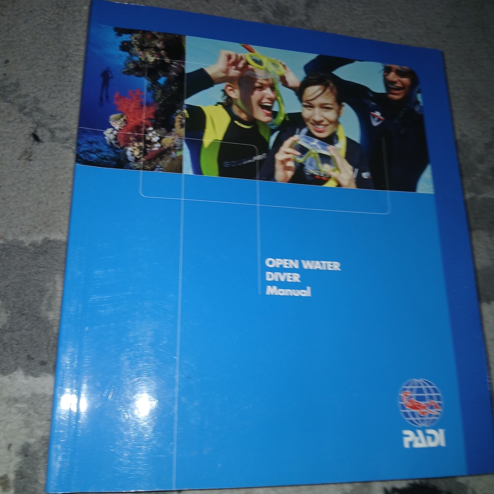 PADI Open Water Diving Manual Like New - BUY ONE ITEM CHOOSE ONE FREE